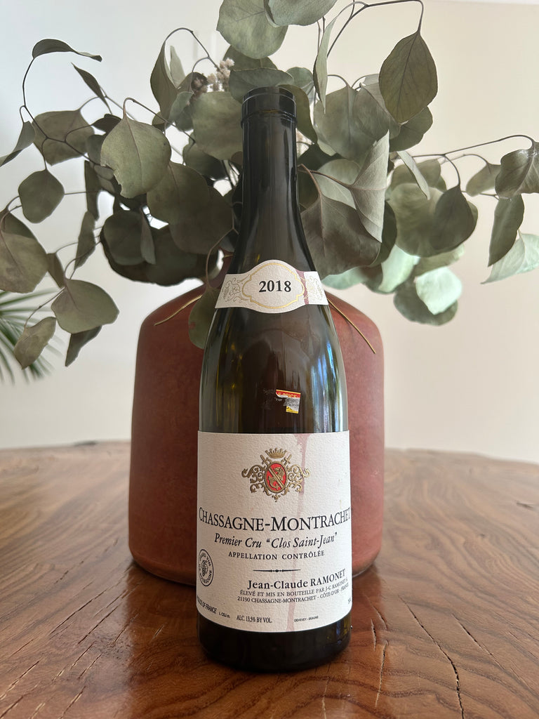 Chassagne-Montrachet Premier Cru Clos Saint-Jean 2018 Jean-Claude Ramonet — classic French wine label